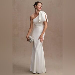 NWT Sachin & Babi Aubrey Gown off white size 6